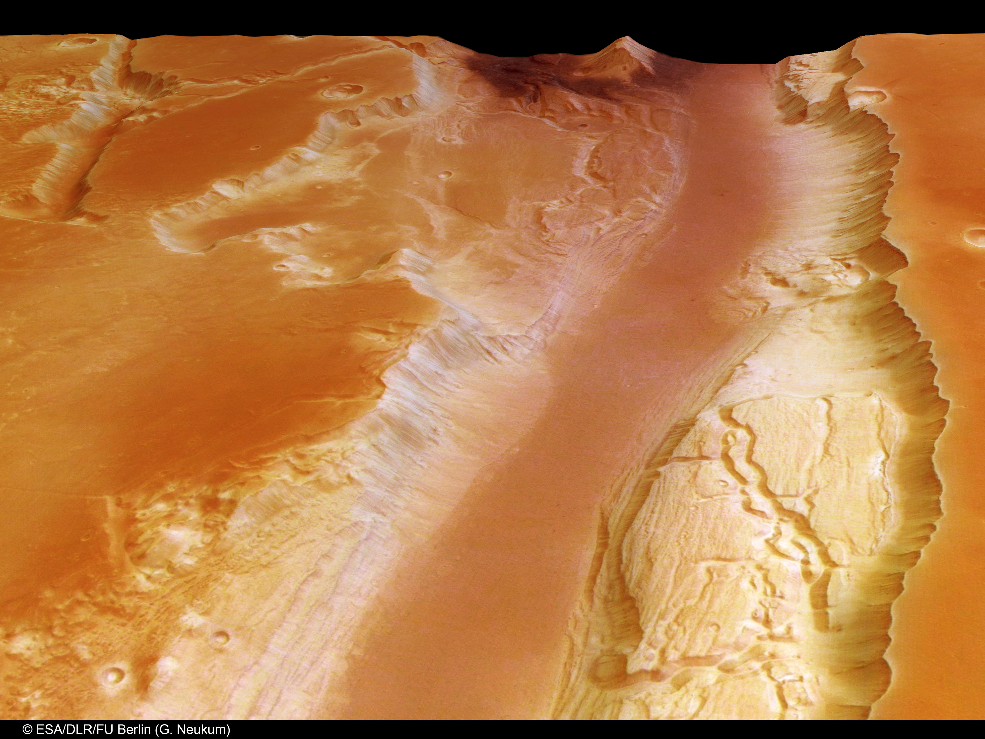 Südlicher Arm der Kasei Valles und nördlich angrenzende Hochebene Sacra Mensa