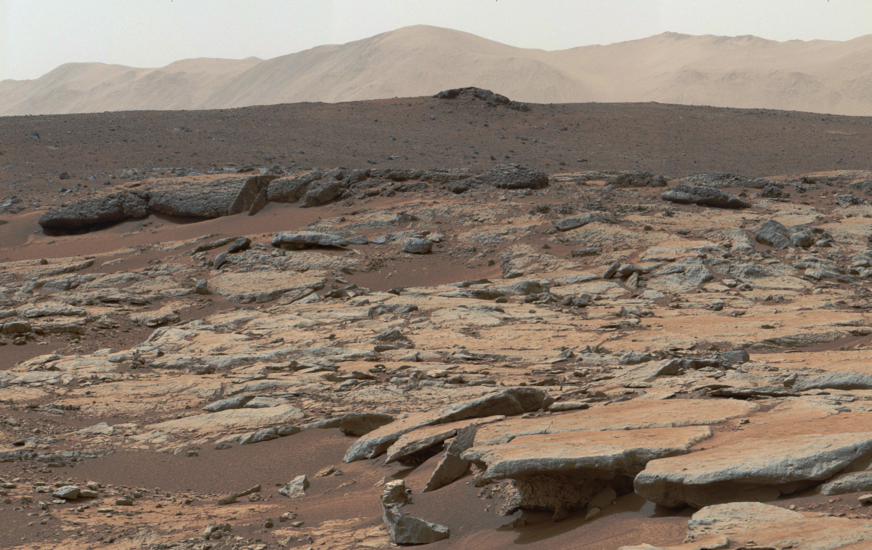 Sedimentäre Ablagerungen im Gebiet Glenelg mit Spuren der Erosion durch Wind, Rover Curiosity